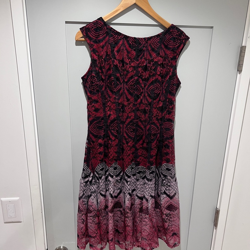 Gabby Skye Black and Red Geometric Midi Dress